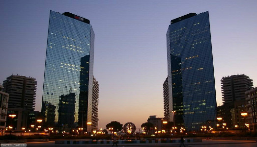 Kenzo Tange e la planimetria del vuoto, tra i grattacieli del Centro Direzionale